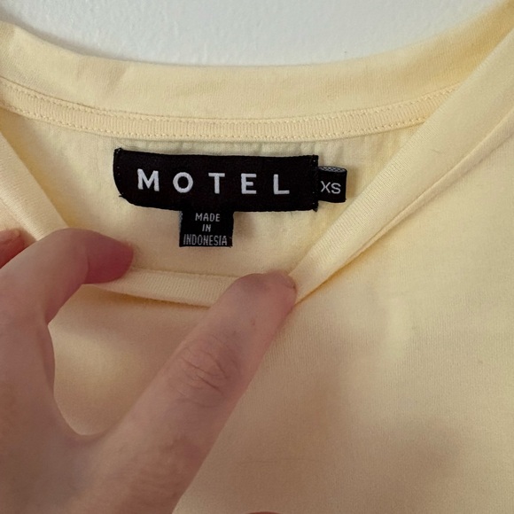 Motel Rocks Saki Graphic Tee in Buttermilk with Mon Cheri Print Size XS - Picture 7 of 8